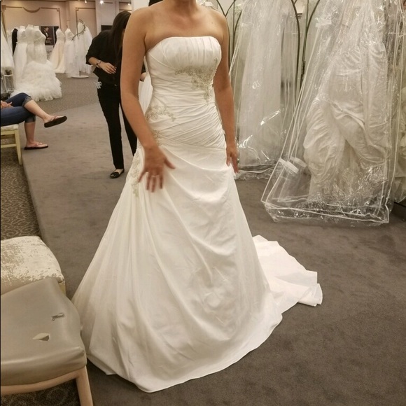 Dresses & Skirts - Wedding dress